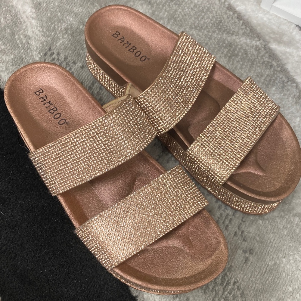 Bamboo Women's Glittering Rose Gold Sandals